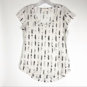 w.f. White and Black Feather Novelty Print Top